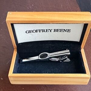 Geoffrey Beene Silver Tie Bar